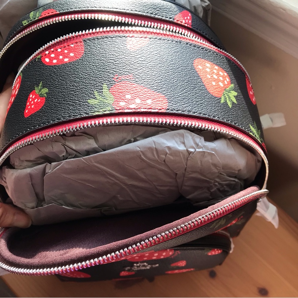 🍓Coach Court Backpack With Wild Strawberry Print - Picture 13 of 13